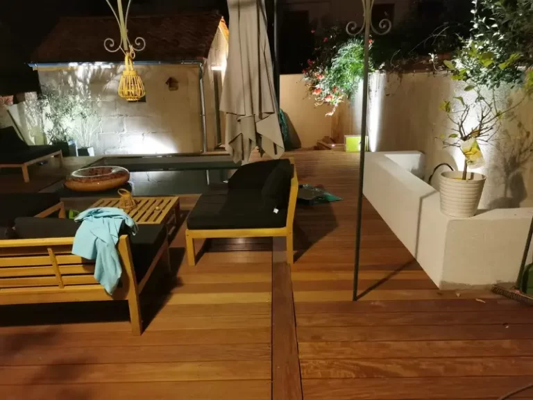 Création de spot d’ambiance sur une terrasse en bois photo 4